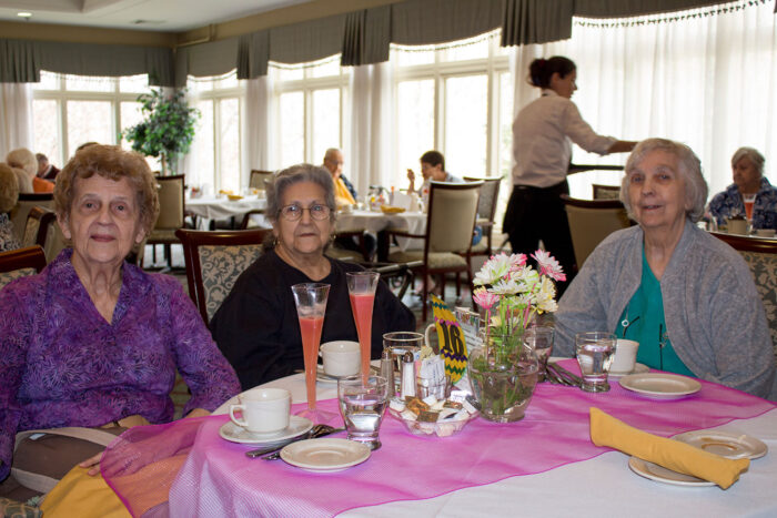 Independence Village of Plymouth residents having lunch
