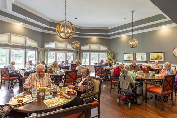 residents dining