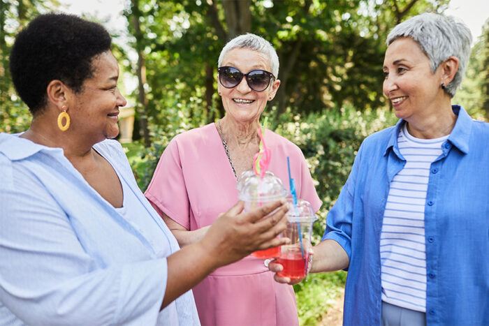 seniors drinking cocktails