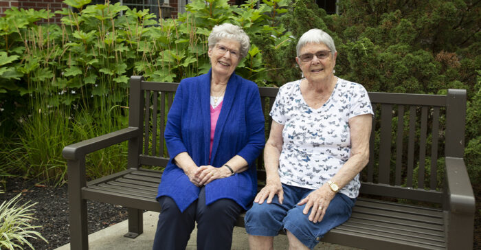 StoryPoint Gahanna residents sitting outside